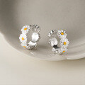 wholesale S925 Sterling Silver White Resin Daisy Ear Studs for Women, Korean Style Sweet and Fresh Floral Ear Hoops M00076-0-0