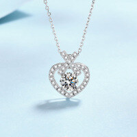 wholesale Metal Material New Love One Carat Moissanite Necklace for Women Romantic Confession Small Design Heart-shaped Collarbone Chain Wholesale-Moissanite 1 carat 925 silver