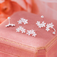 wholesale S925 Sterling Silver Fresh Sweet Ins Style Niche Design Exquisite Minimalist Three Flower Earrings M06444-S925 silver pair of earrings>925 silver