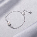 wholesale Metal material minimalist fashionsingle shell pearl chain bracelet for women-0-1