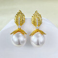 wholesale Golden Leaf French Retro Pearl Earrings 12mm, Elegant and Fashionable Must-Have Item, Bestseller-0-5