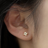 wholesale 925 Sterling Silver Forest-style Minimalist Diamond-inlaid Four-leaf Clover Mini Stud Earrings Sweet and Elegant Earrings M05024-S925 silver pair gold>925 silver 5MM