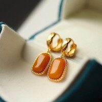 wholesale S925 Silver Wholesale Natural Russian Amber Vintage Wax Ear Clasps New Live Streaming Supply Chain Earrings-Old wax beeswax earrings