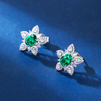 wholesale S925 Sterling Silver Little Star Stud Earrings New Style Emerald Gemstone Ice Crystal Flower Luxury Wind Earrings-green