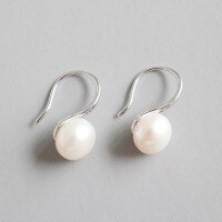 wholesale S925 Sterling Silver Korean Minimalist Versatile Style Freshwater Pearl Ear Hook Earrings for Women-Platinum 925 silver