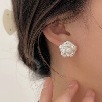 wholesale S925 Sterling Silver Natural Freshwater Pearl Flower Stud Earrings for Women, Boho Chic, High-end Fashion, Korean Style-Sterling silver