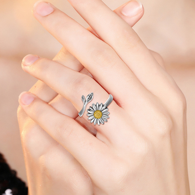 Sterling Silver Two-tone Daisy Urn Ring-2