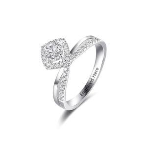 A Moissanite Rings