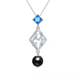 Capricorn (12.22 - 1.19) with Garnet January Birthstone