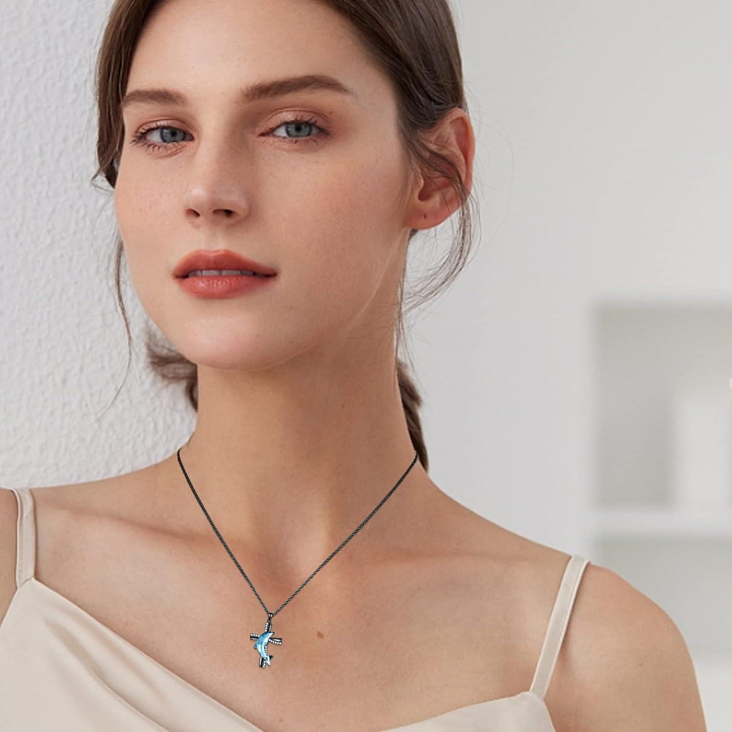 925 Sterling Silver Blue Crystal Shark Pendant Necklace for Women's s-0-2