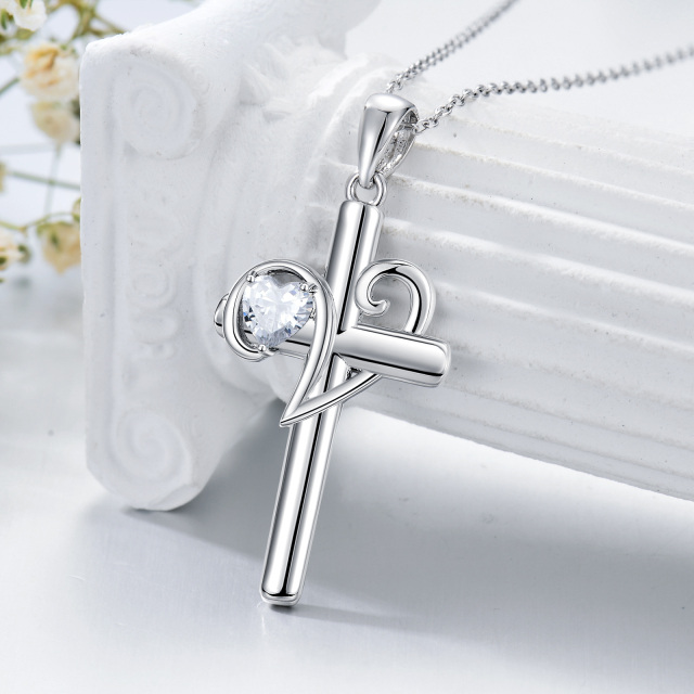 Collana con pendente a forma di croce con lettera iniziale personalizzata in argento sterling con zirconi cubici-3