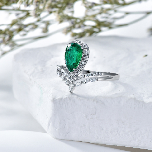 18K White Gold Emerald Drop Shape Engagement Ring-2