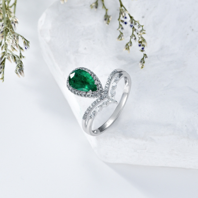 18K White Gold Emerald Drop Shape Engagement Ring-3