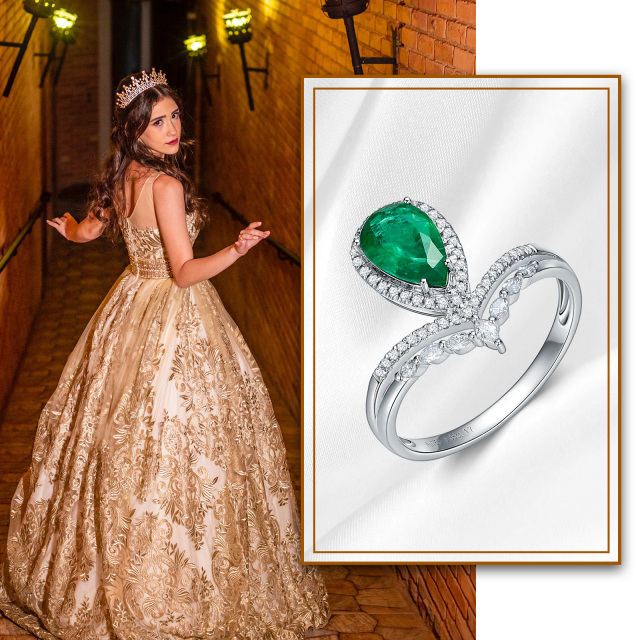 18K White Gold Emerald Drop Shape Engagement Ring-5