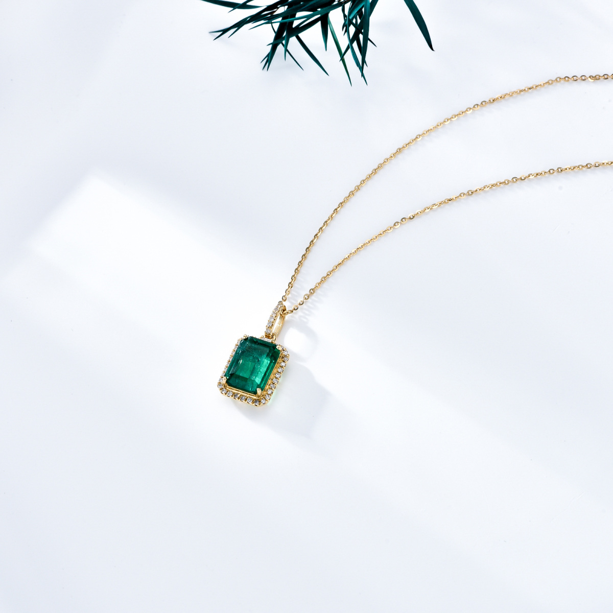 18K Gold Emerald Square Pendant Necklace-6