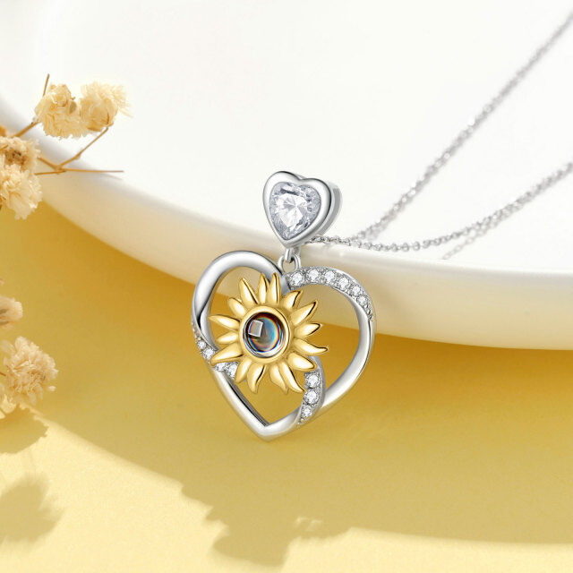 Collar con colgante de girasol y moissanita en forma de corazón de dos tonos de plata de ley-4