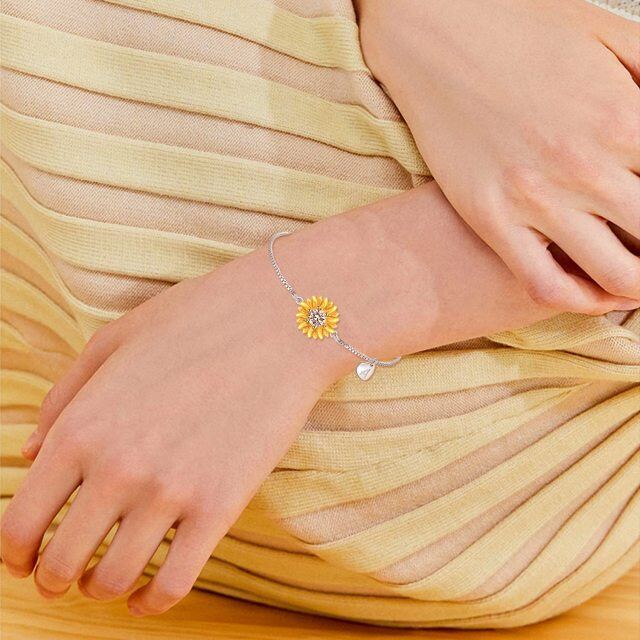 Pulsera de cadena de eslabones curvos con forma de corazón de girasol y circonitas en plata de ley-4