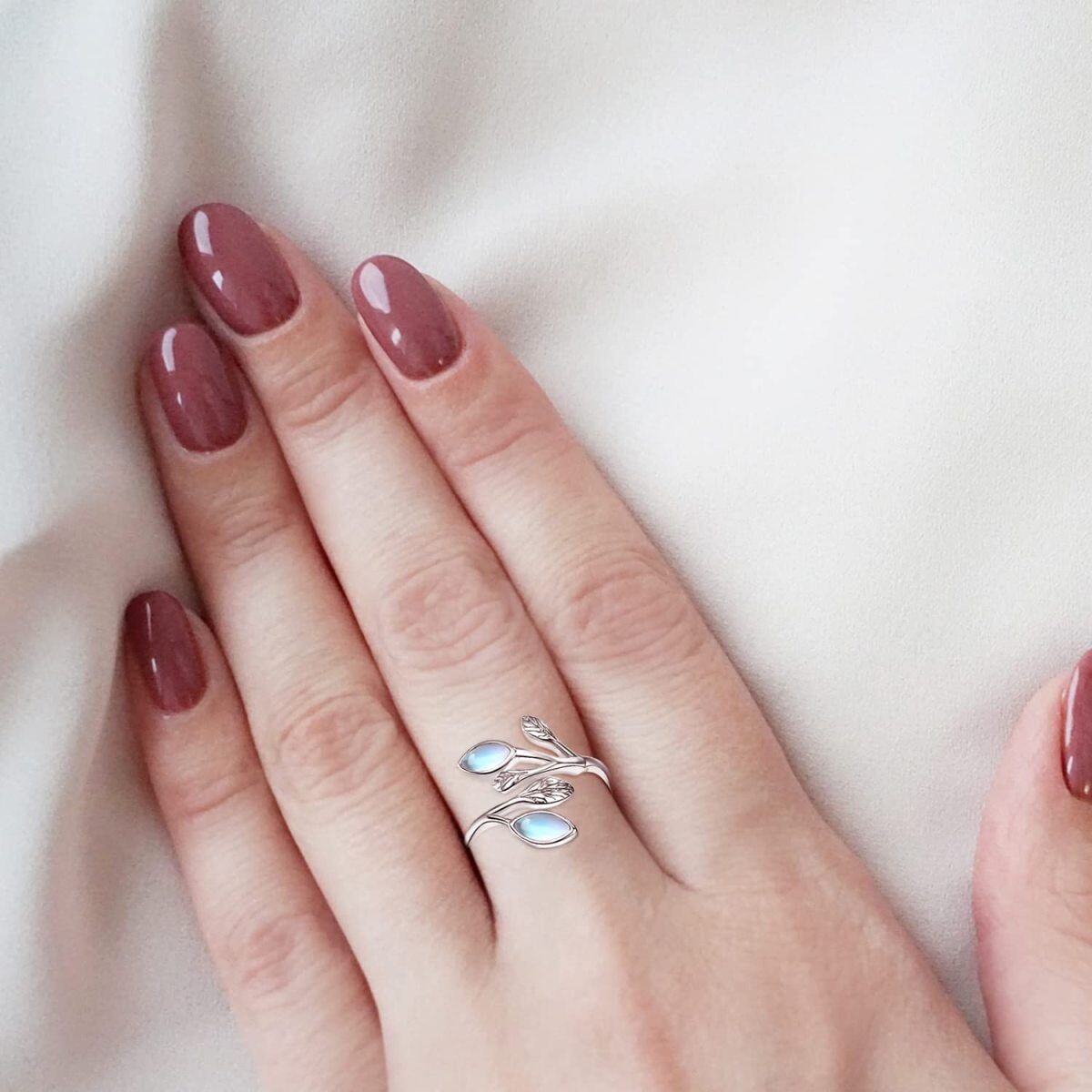 Bague ouverte en argent sterling avec pierre de lune de forme ovale et feuilles de branche d'olivier-3