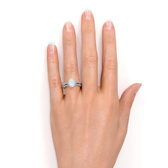 Anillo de compromiso de plata de ley con moissanita en forma de gota y ópalo azul con grabado personalizado-1