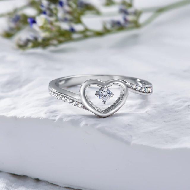 Anel de noivado de coração de moissanite em formato circular de prata esterlina-2