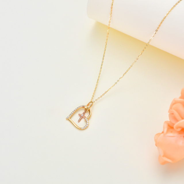 Colar com pingente de coração e cruz de moissanite em ouro 14 quilates e ouro rosa-2