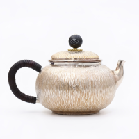 wholesale Pure 999 Exquisite Hand-Textured Silver Teapot with Traditional Cloud Motif Finial and Wrapped Handle - Handicraft-undefined