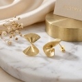 wholesale 925 Sterling Silver Elegant Gold Fan Earrings With Textured Radiant Design-0-3