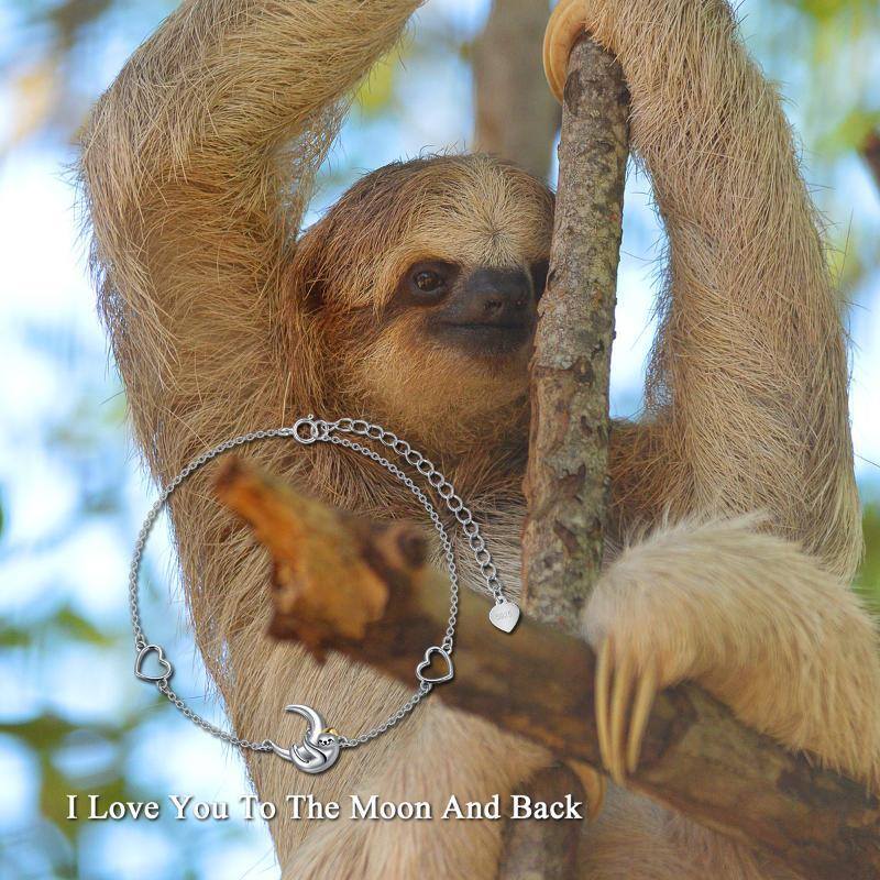 Pulsera con colgante de luna y corazón de perezoso en dos tonos de plata de ley-6