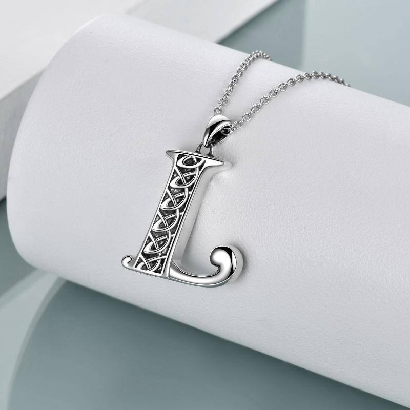 Collier Urne en argent sterling avec nœud celtique et lettre initiale L-4