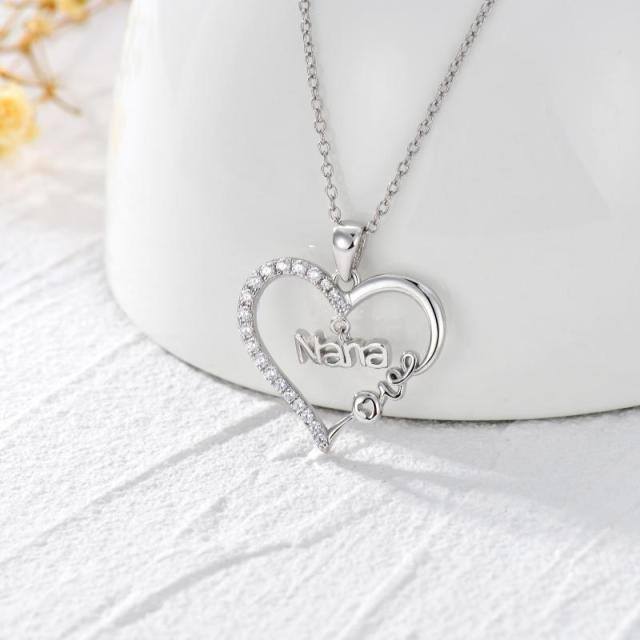 Collar con colgante de corazón de plata de ley con circonita cúbica y grabado Love Nana-2