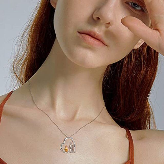 Collana con ciondolo a forma di cuore di pinguino in argento bicolore con zirconia cubica e parola incisa-2