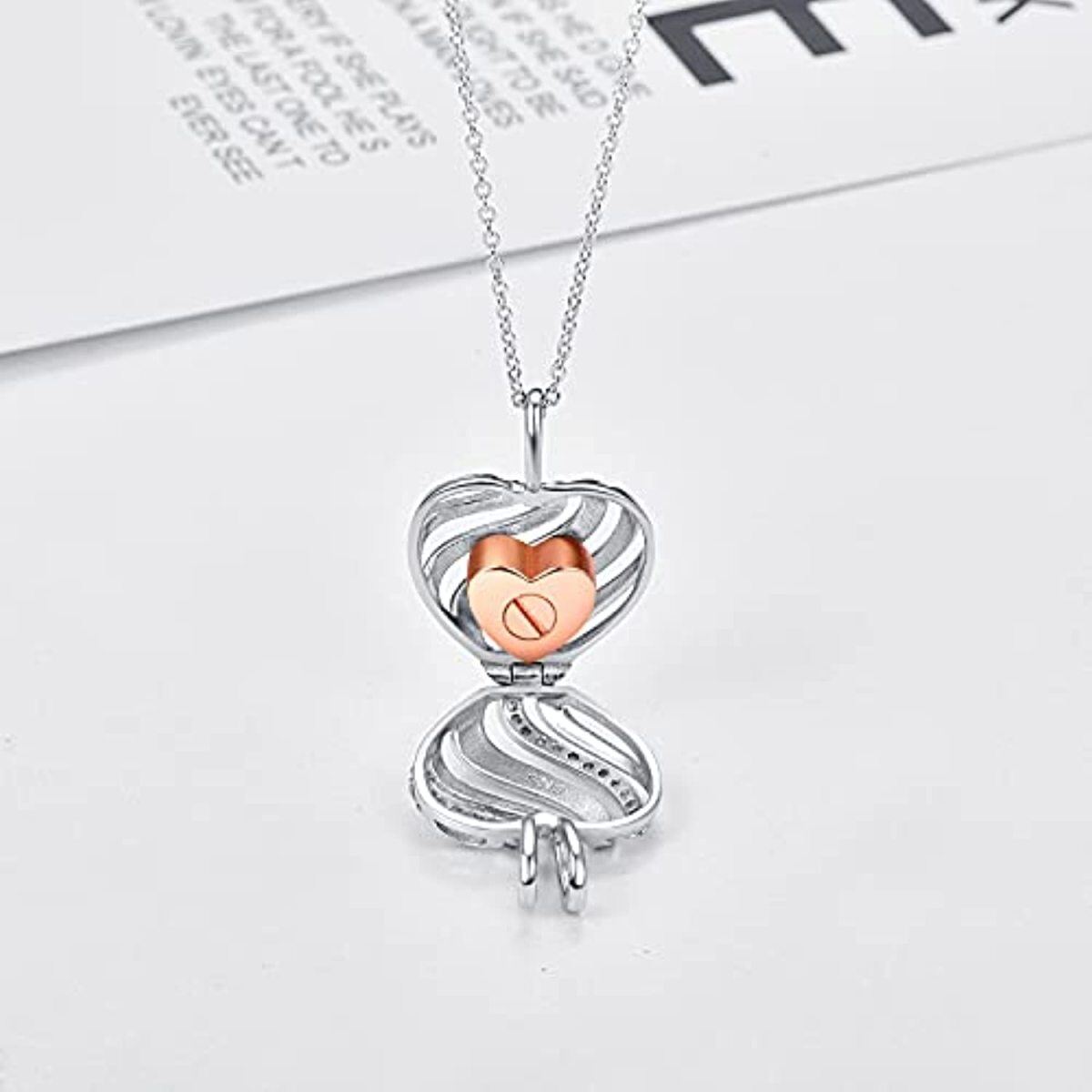 Collar de urna de corazón de plata de ley con circonita cúbica para cenizas con palabra grabada-5