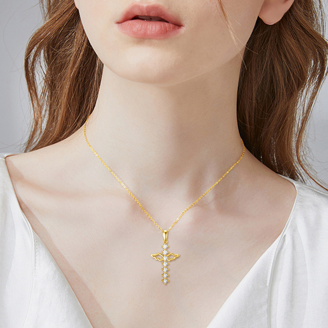 Collar de oro de 14 quilates con colgante de cruz y ala de ángel de circonita-1