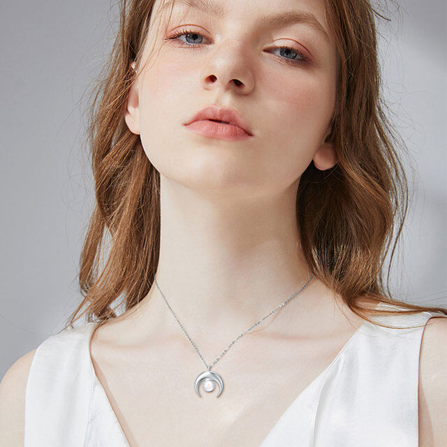 Collar de plata de ley con forma redonda Moonstone Crescent Moon Pendant-1