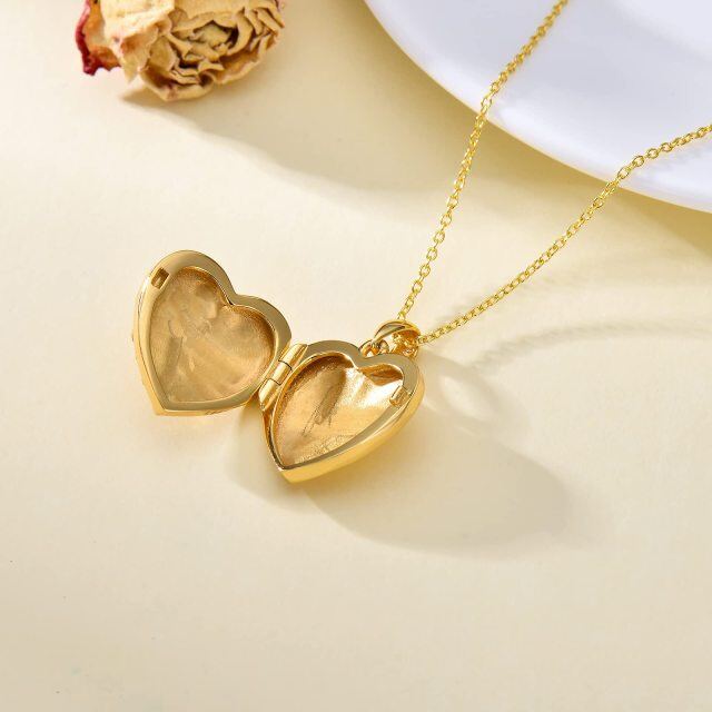 Colar de medalhão fotográfico personalizado com girassol e coração em ouro de 10K-3