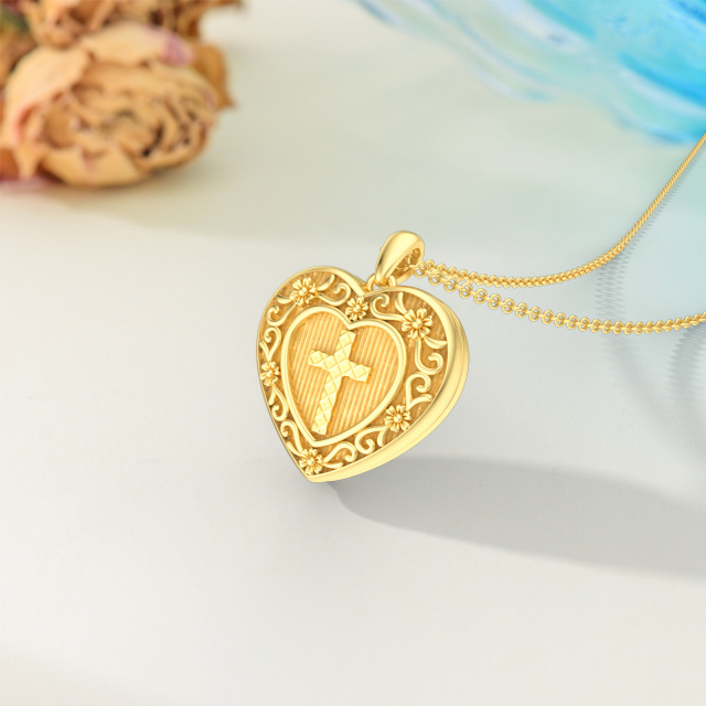 Colar medalhão fotográfico personalizado com cruz e coração em ouro 10K-2