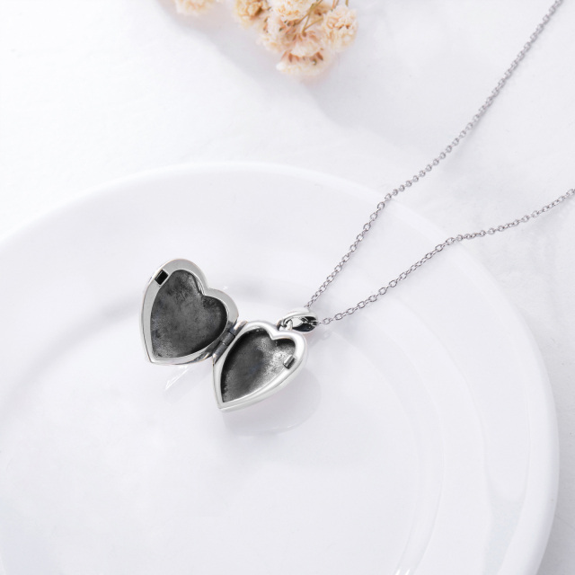 Colar de prata esterlina com coração de borboleta e medalhão de fotografias personalizado-4