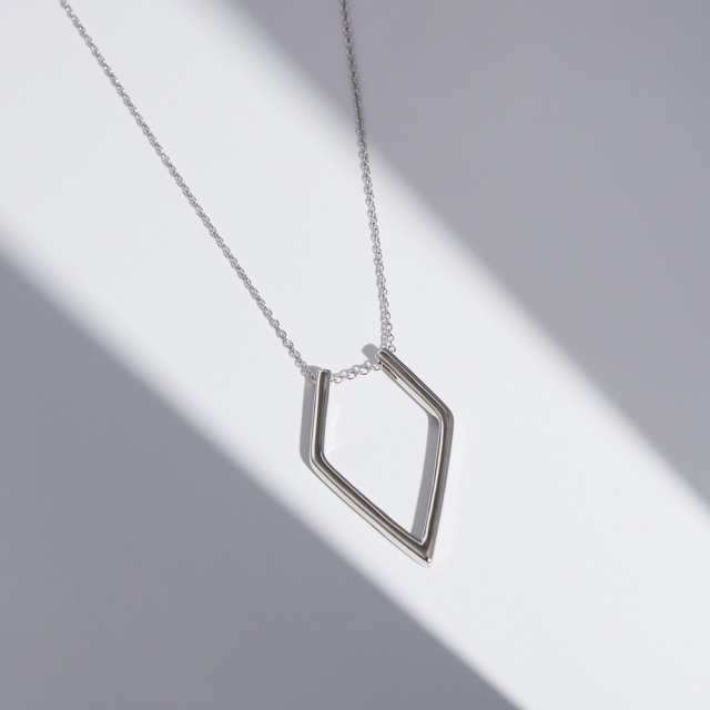 Colar com pingente porta-anéis em forma de diamante em prata esterlina-3