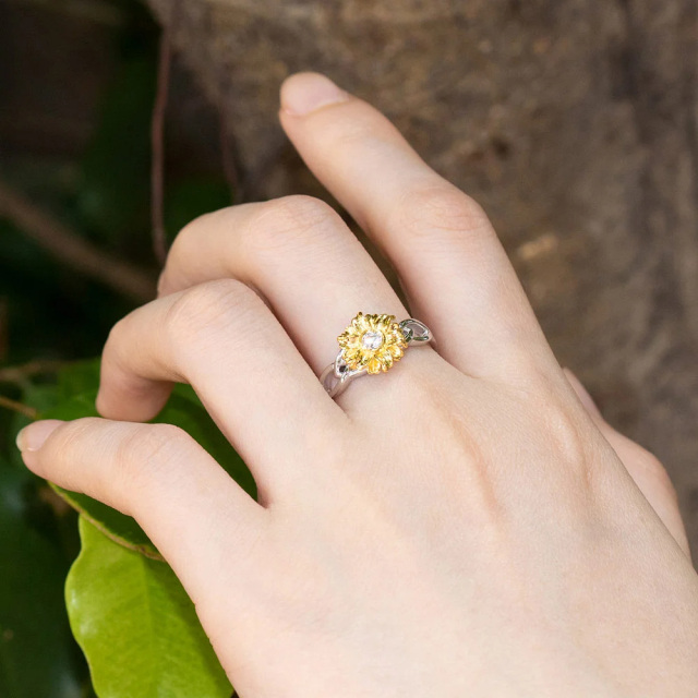 Sterling Silber zweifarbig Sonnenblume kreisförmig geformt kubischer Zirkon personalisierte Gravur Geburtsstein Ring-1