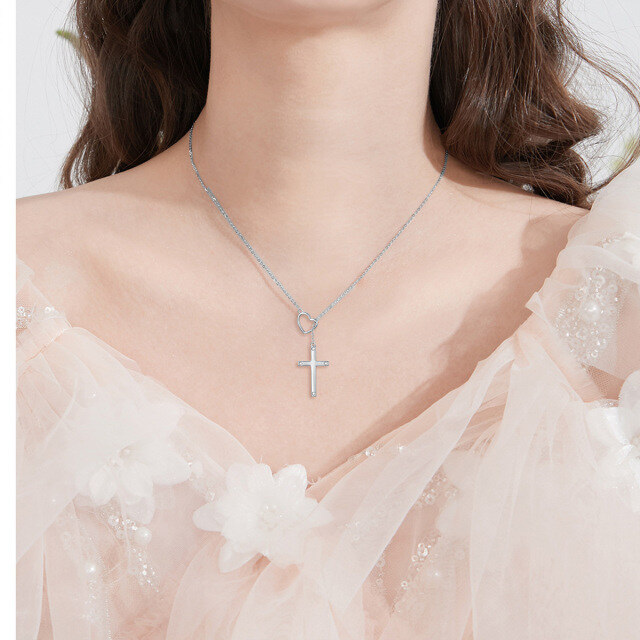 Collar en Y ajustable con forma de corazón y cruz de diamantes redondos de plata de ley-1