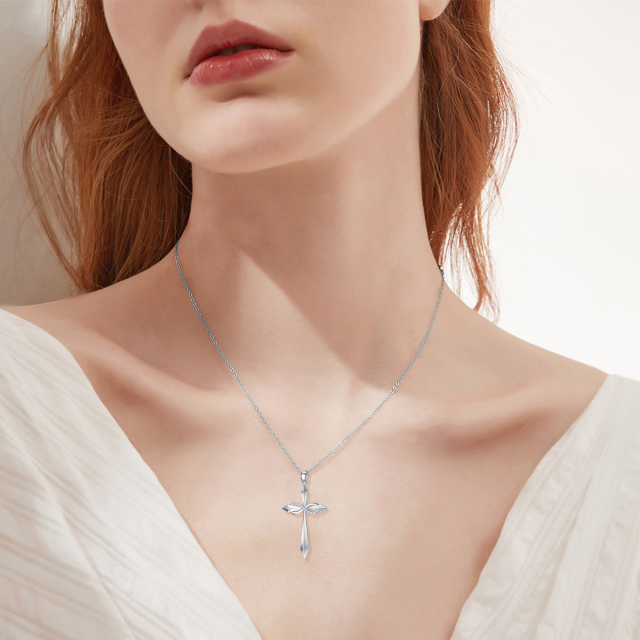 Collier en argent sterling avec croix en diamant rond et symbole de l'infini-1