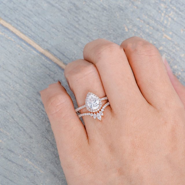 10K White Gold Pear Shaped Moissanite Drop Shape Engagement Ring-1