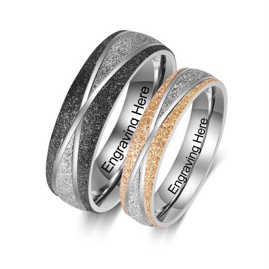 Anéis de casal com gravura personalizada em dois tons de prata esterlina