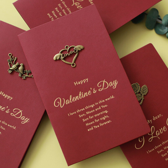 Tarjeta de San Valentín exclusiva hecha a mano con sobre de metal vintage