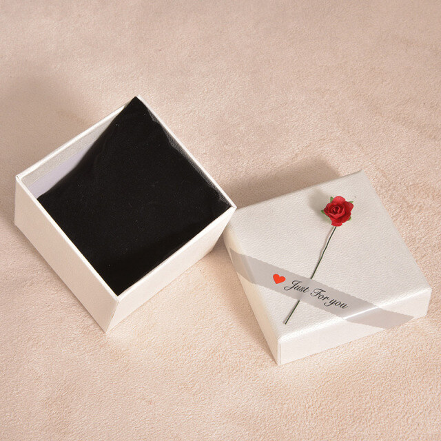 Caja de joyería con cubierta de calcomanía de rosa del Día de San Valentín-1