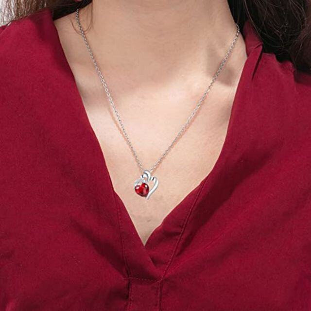 Collier en argent sterling avec pendentif en zircon cubique en forme de coeur. personnalisé par un nom classique et une pierre de naissance-1