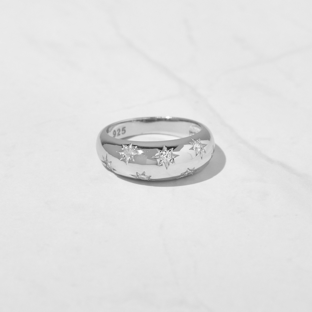 Runder Ring aus Sterlingsilber mit Zirkonia-3