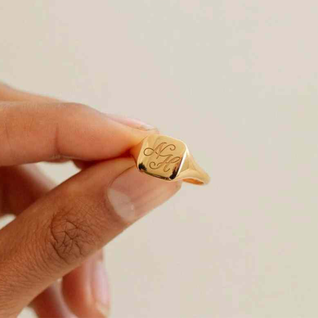 Anel de sinete quadrado personalizado com anel inicial gravado Anéis de casal personalizados-2
