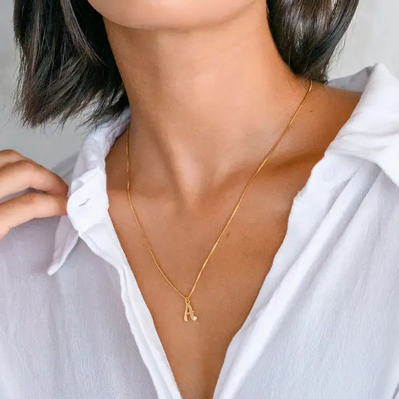 Collar con inicial personalizada de diamantes cultivados en laboratorio en oro vermeil para mujer-2