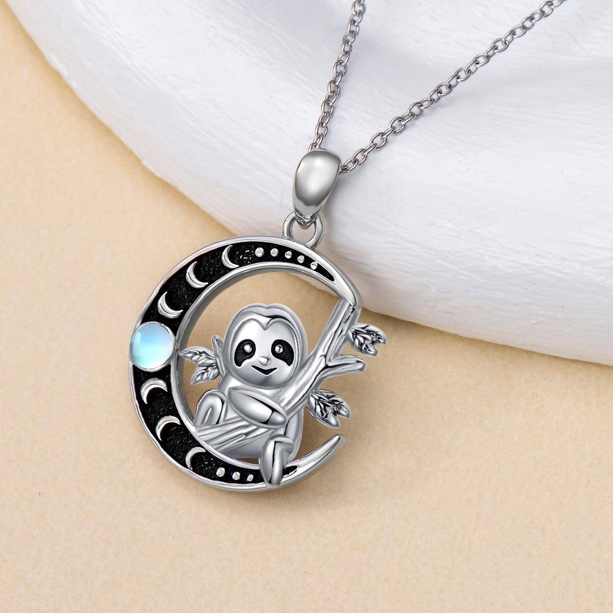 Collana con ciondolo a forma di luna panda rossa in argento sterling bicolore per donna-3